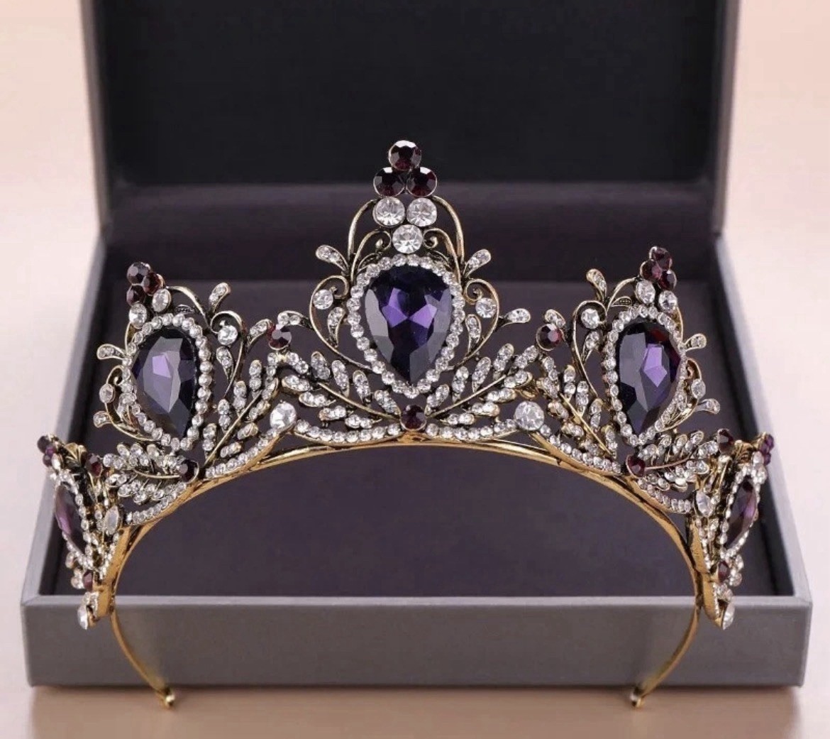 VINTAGE STYLE PURPLE AMETHYST RHINESTONE GOLD TONE METAL PRINCESS TIARA CROWN