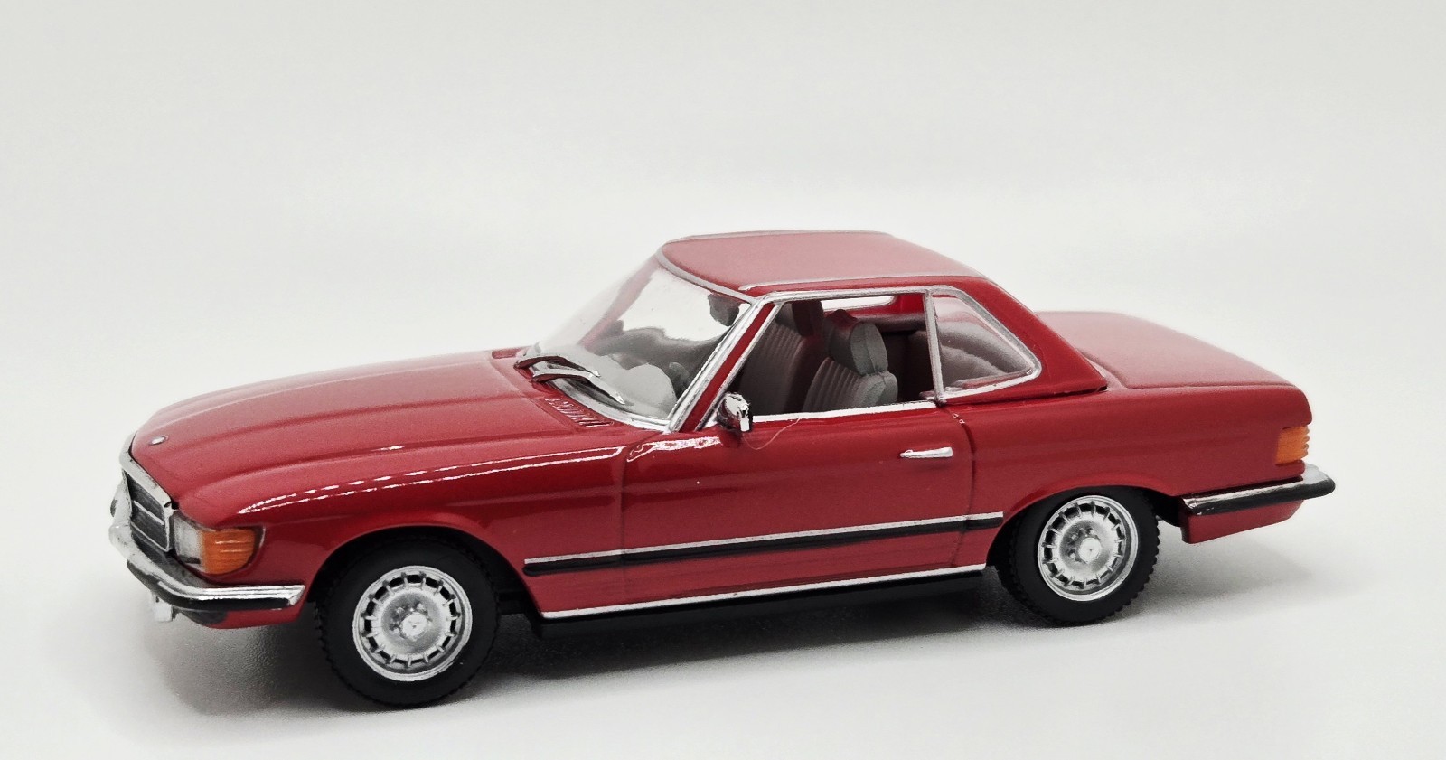 Mercedes-Benz 350 SL Cabriolet Hard Top Minichamps 1/43 Diecast – Red. WOW RARE