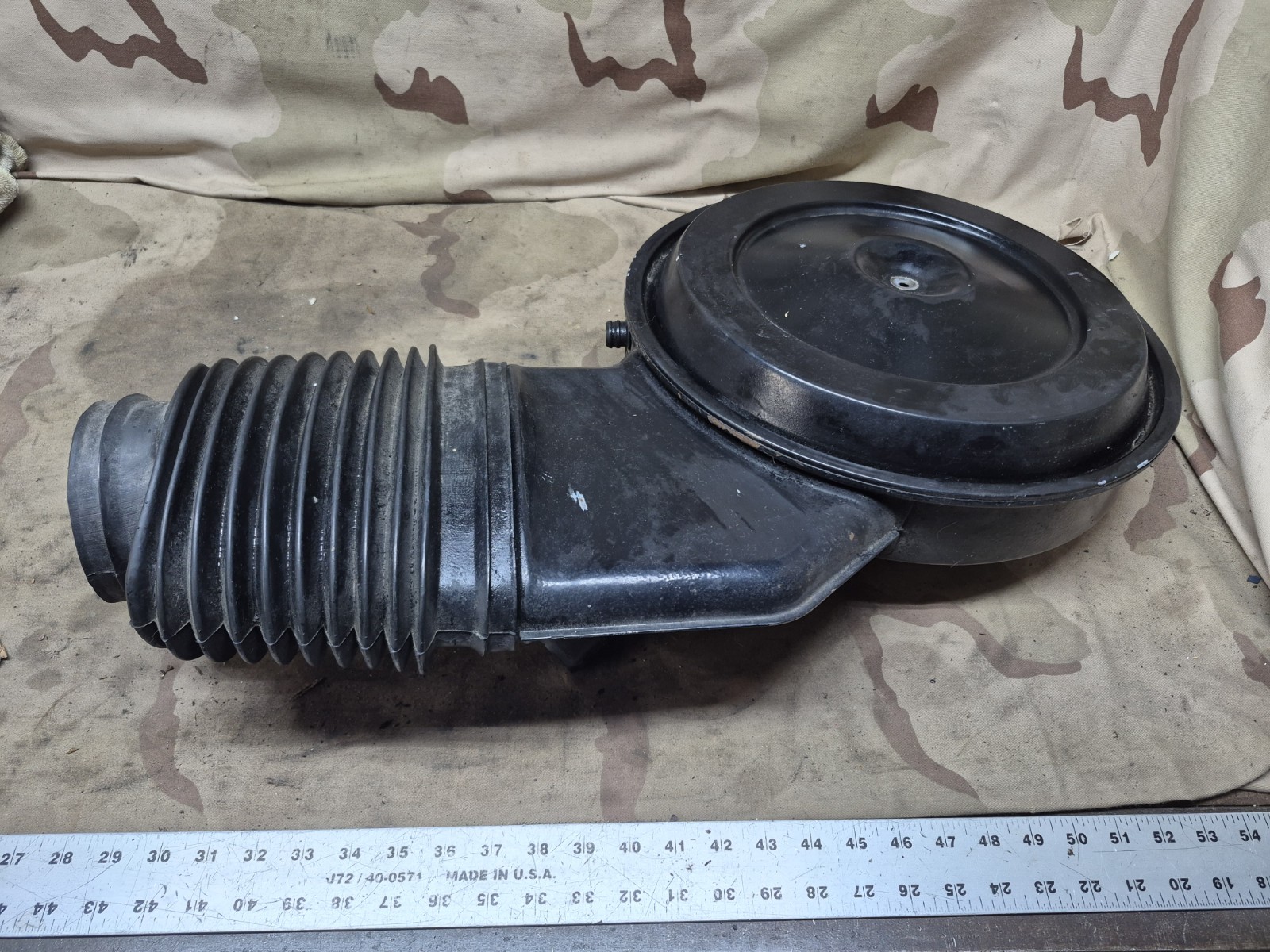 1988-1998 Chevrolet Suburban Silverado Sierra Air Cleaner 3/4 Ton 1 Ton OEM 1988-1998 Chevrolet Suburban Silverado Sierra Air Cleaner 3/4 Ton 1 Ton OEM