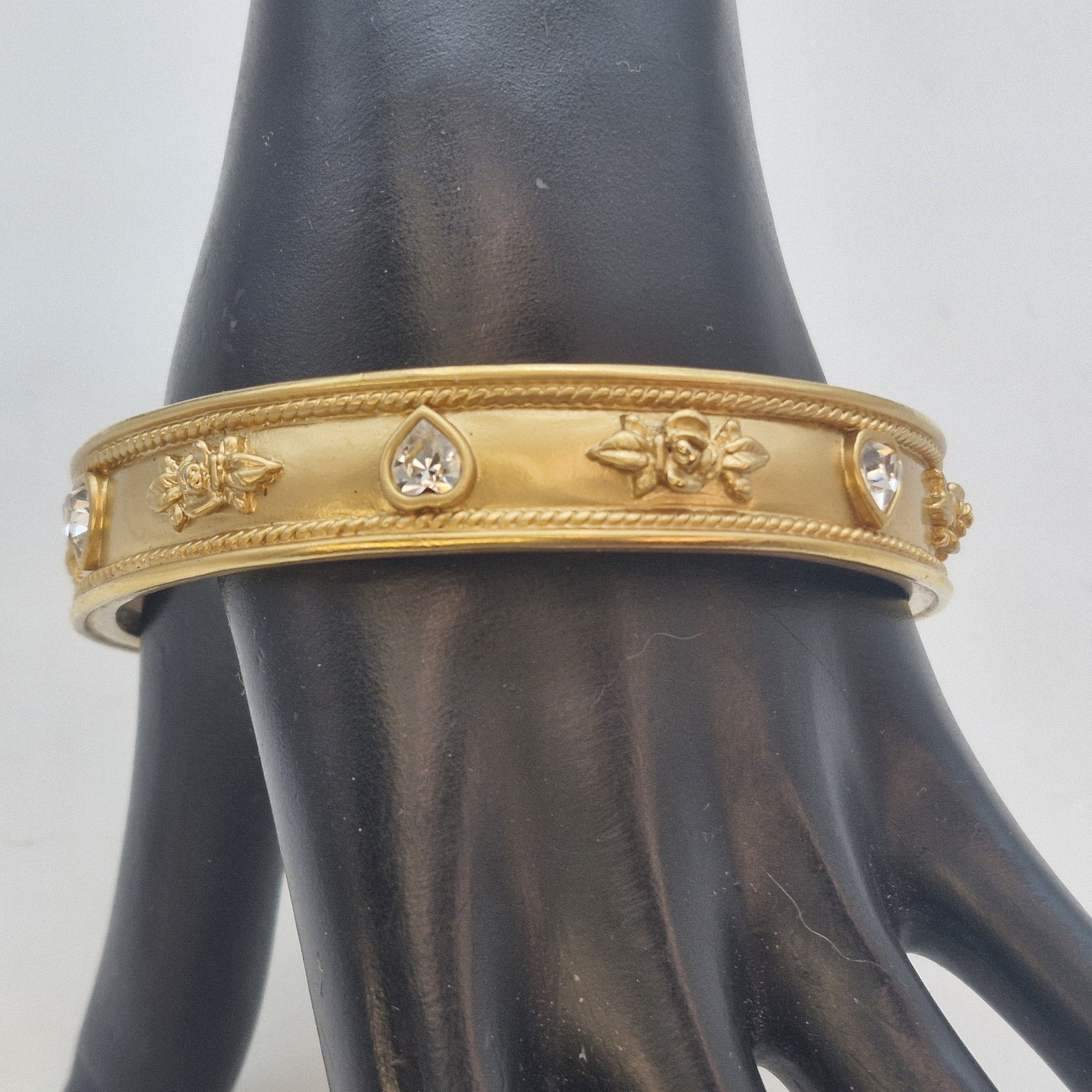Vtg 1993 Elizabeth Taylor Avon LOVE BLOOMS Bangle Bracelet Signed Matte Gold 8\