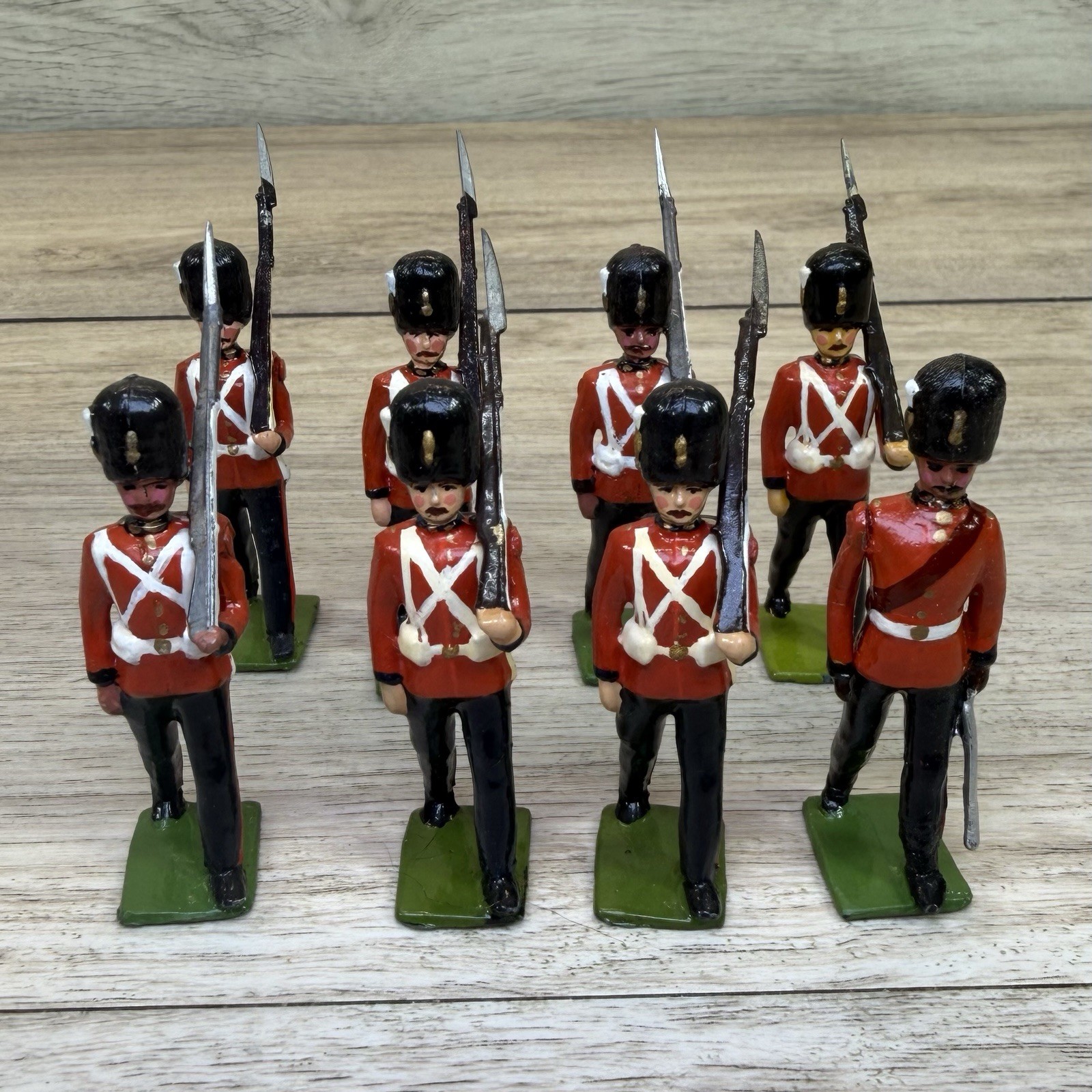 Vintage Britains Royal Welch Fusiliers Slope Arms Lead Soldiers Complete Set (8)