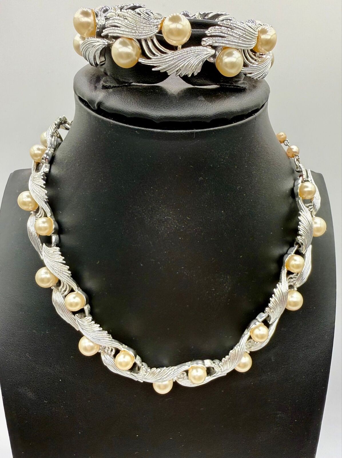 Vintage Signed Lisner Silver tone and faux pearl necklace and bracelet Set