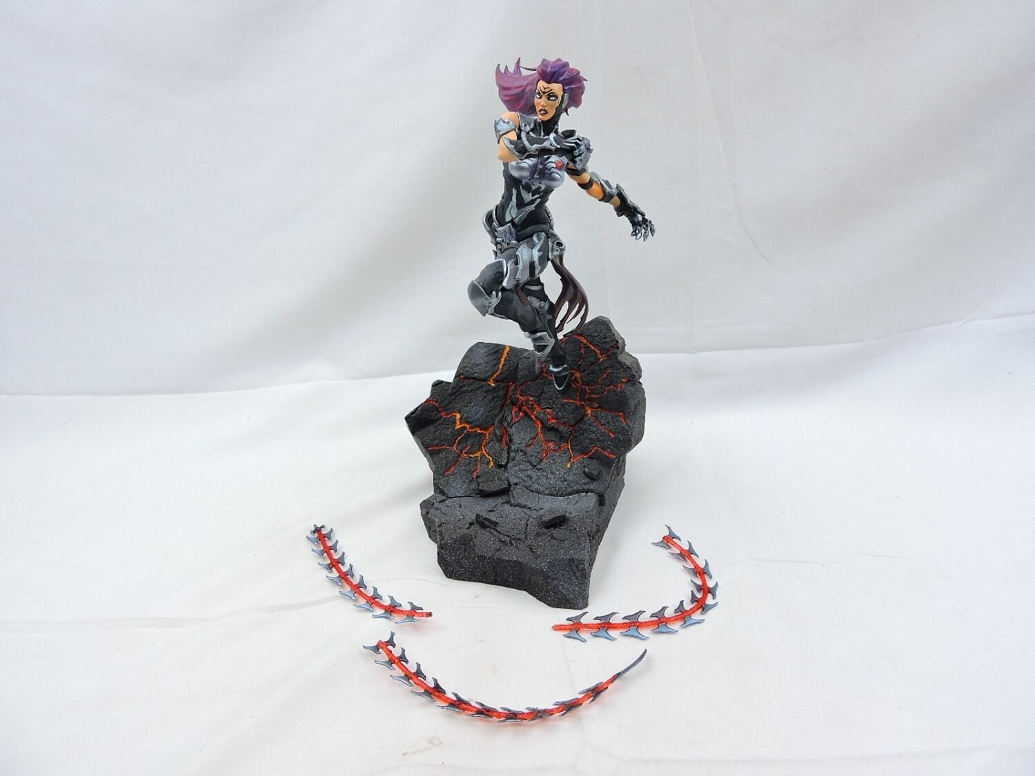 Darksiders III Collector\'s Edition Fury Statue (Imperfect)