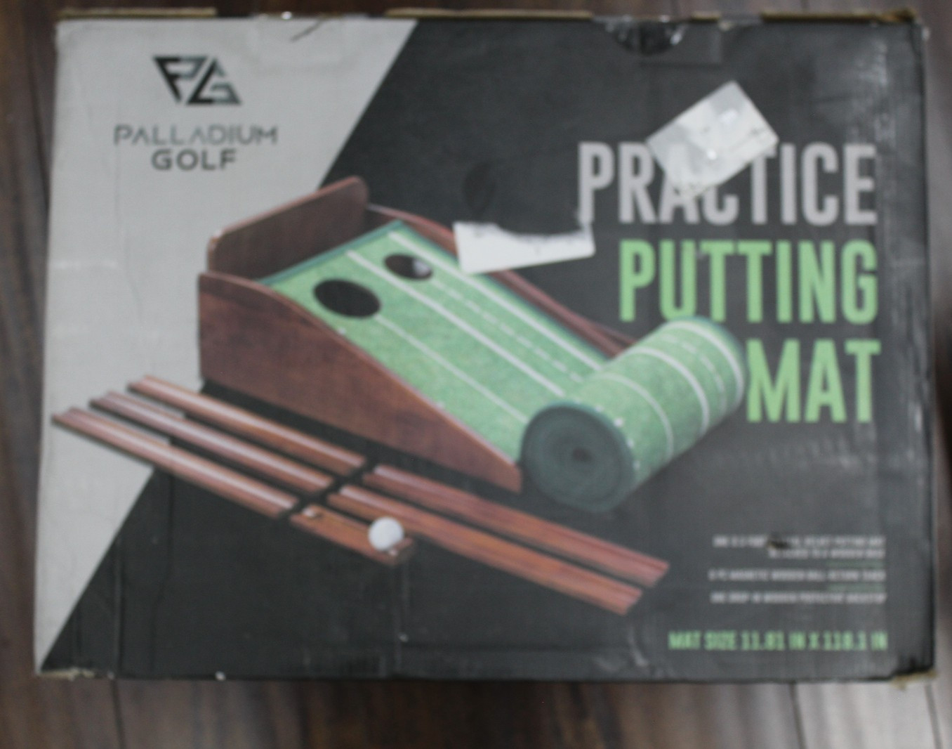 PALLADIUM GOLF Putting Mat for Indoors - Indoor/Outdoor Putting Green with Ball
