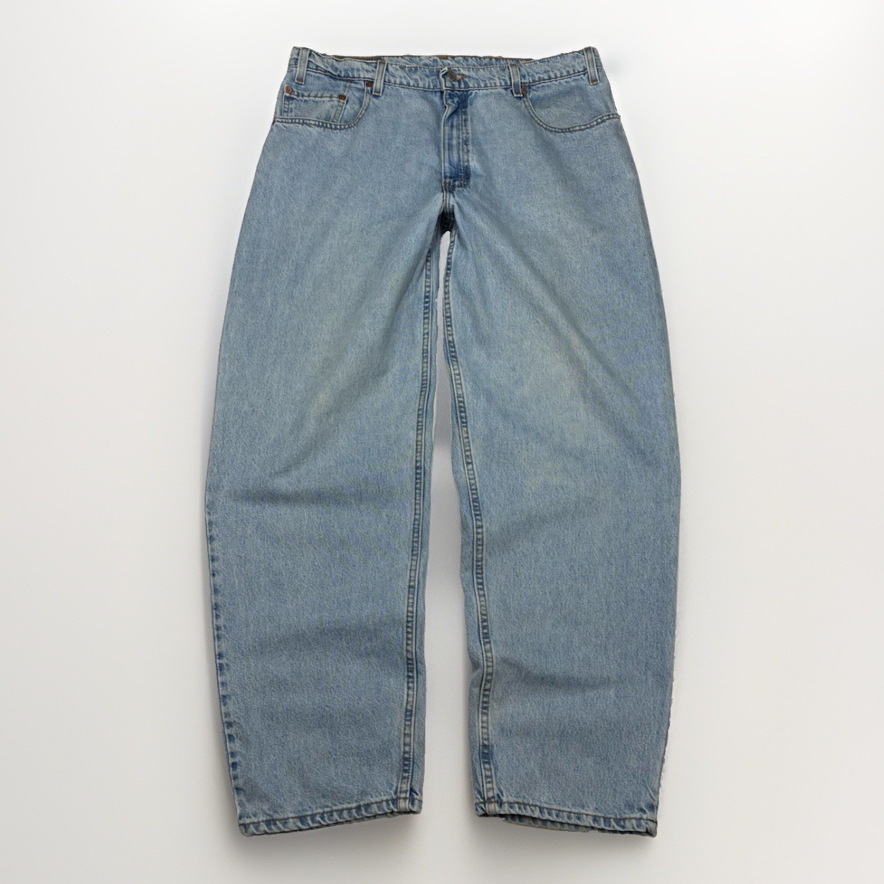 Vintage 1998 Levis 570 Baggy Fit Jeans Mens 38x32 USA Made Light Wash Denim Vintage 1998 Levis 570 Baggy Fit Jeans Mens 38x32 USA Made Light Wash Denim