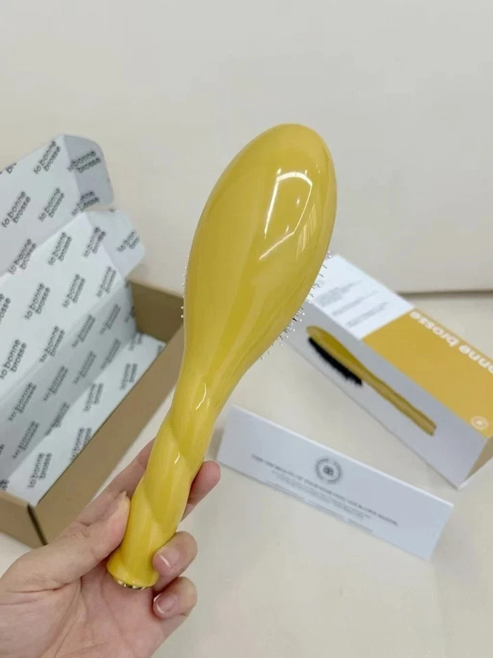 La Bonne Brosse N.03 boar bristle brush The Shine & Care Hair Brush La Bonne Brosse N.03 boar bristle brush The Shine & Care Hair Brush