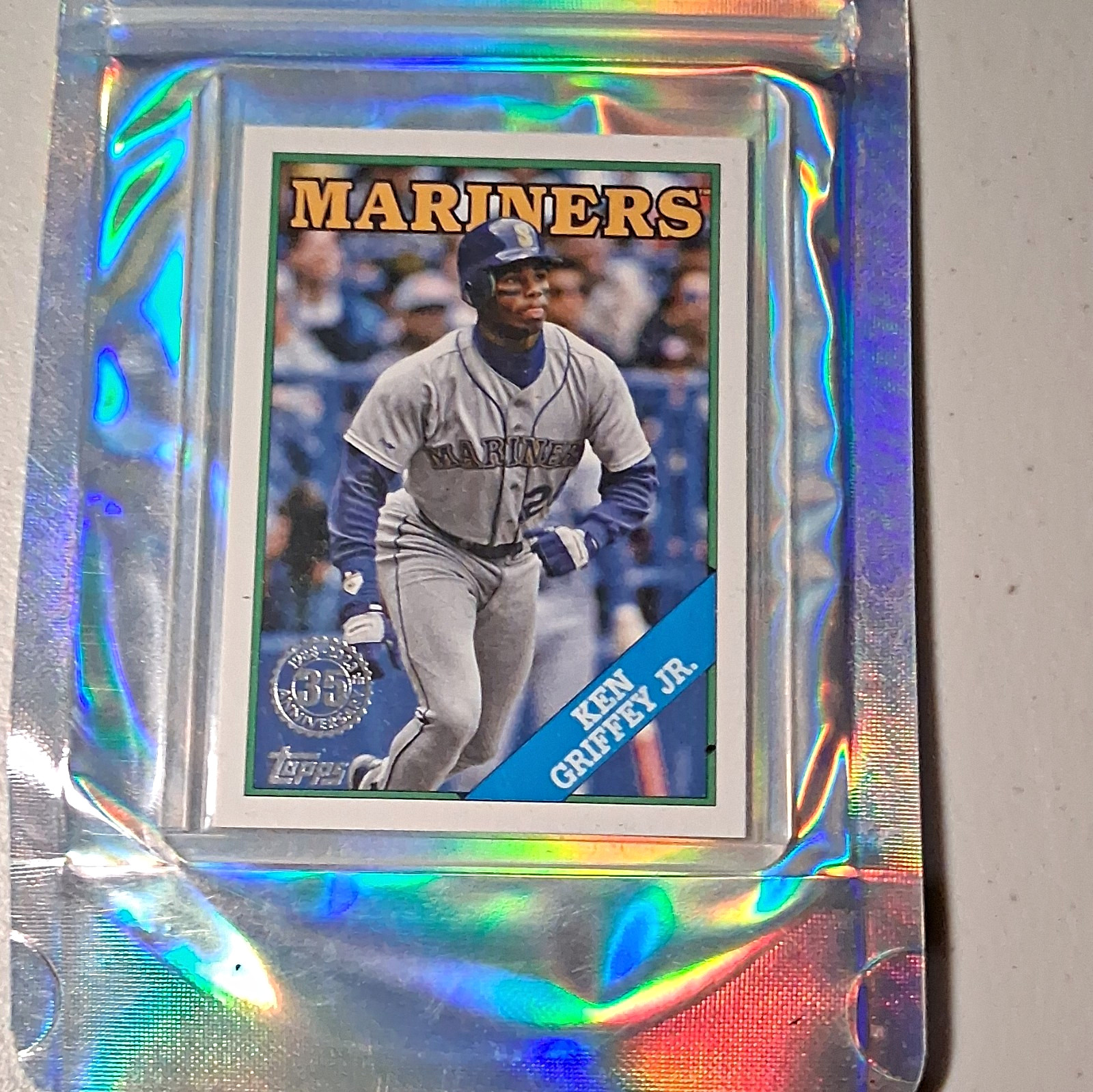 Topps Vintage Ken Griffey Jr #35 Seattle Mariners MLB Baseball Card Base Set Topps Vintage Ken Griffey Jr #35 Seattle Mariners MLB Baseball Card Base Set