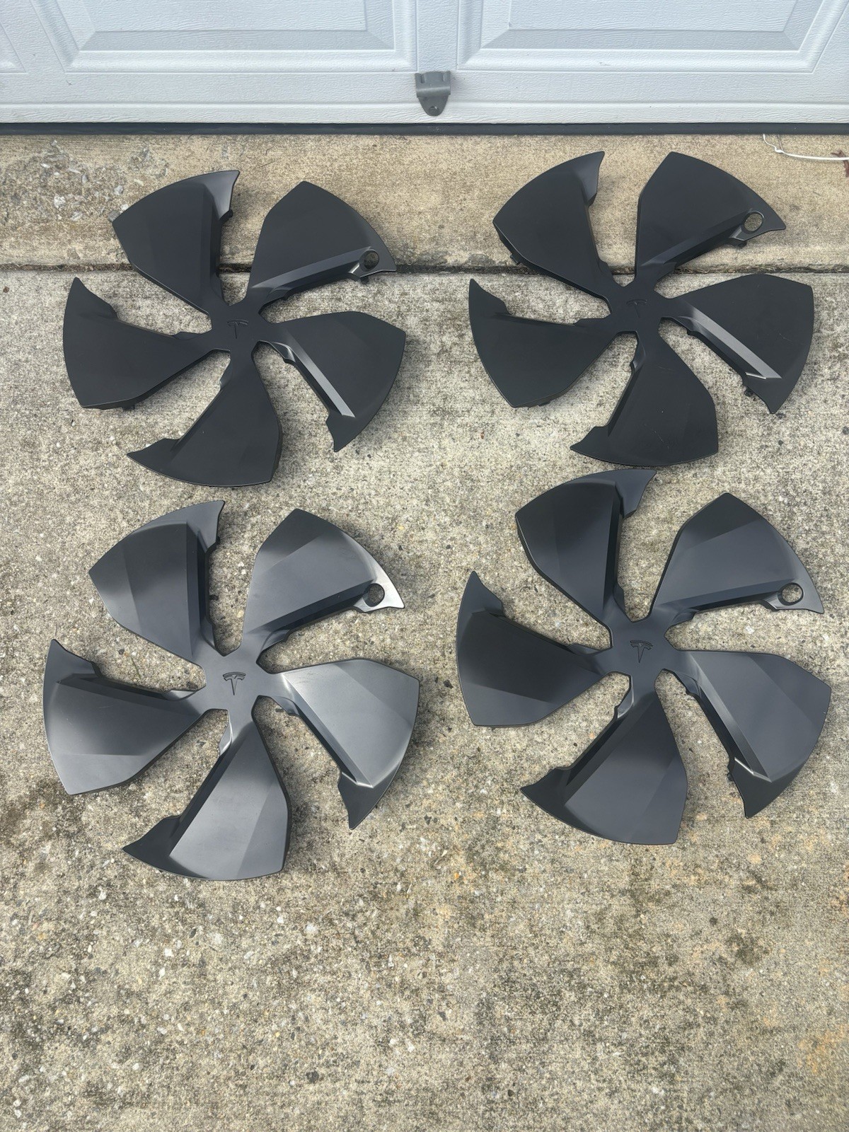 Tesla Model Y Wheel Covers 4 PCS Tesla Model Y Wheel Covers 4 PCS