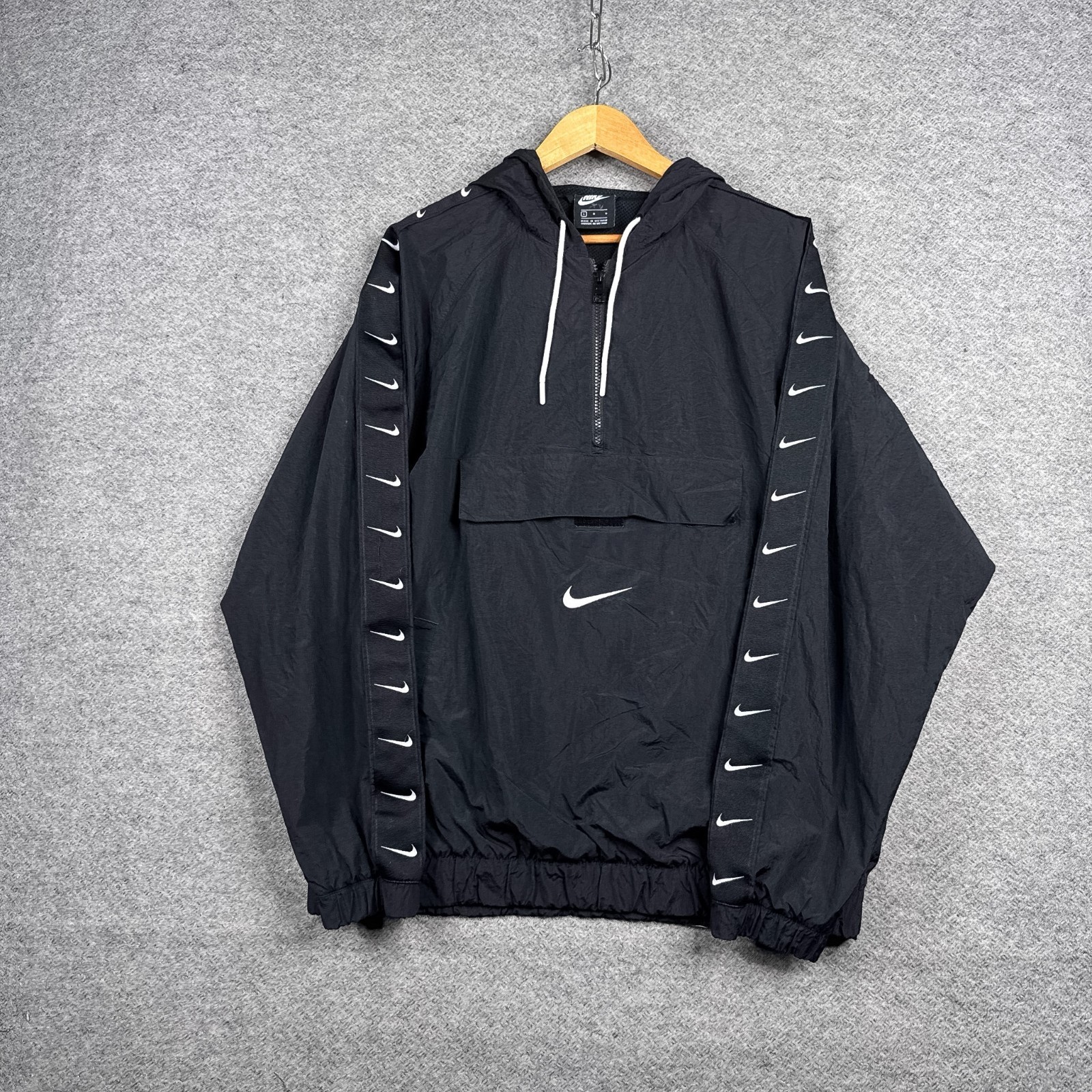 Nike Hoodie Mens Large L Black Swoosh Windbreaker Jacket Half Zip CV9167-010 Nike Hoodie Mens Large L Black Swoosh Windbreaker Jacket Half Zip CV9167-010