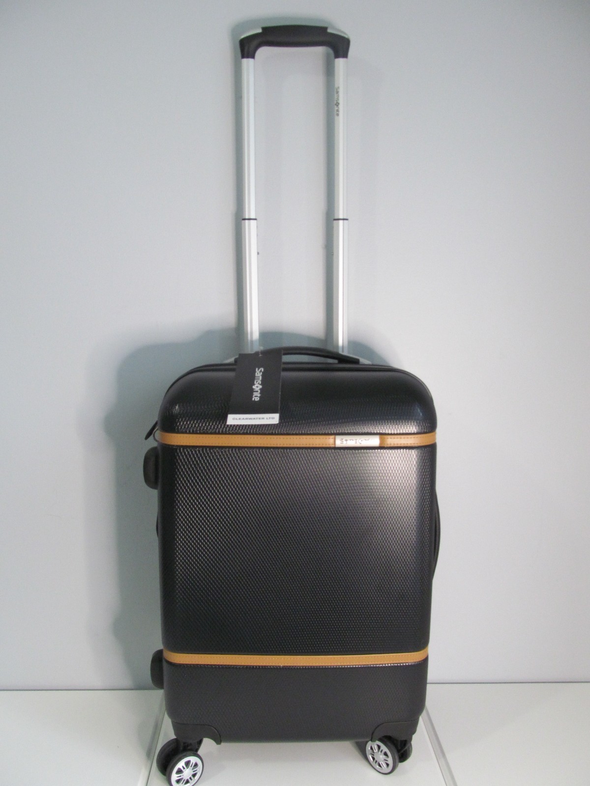 Samsonite Luggage Black 22\