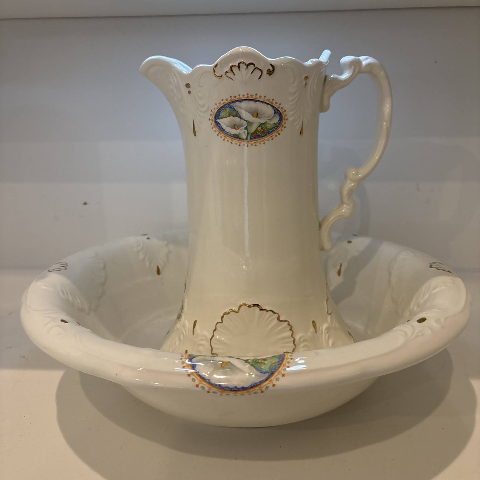 Gorgeous Vintage Pitcher and Basin Set White With Gold Accents And Tulips 16inch