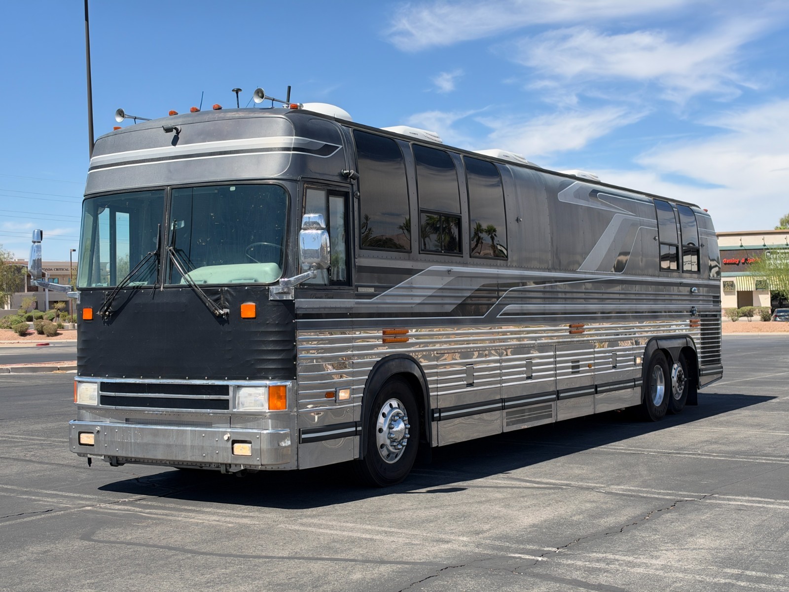 1990 Prevost Angola Motorhome 40\', 8V92 Diesel, Automatic, 17KW Generator