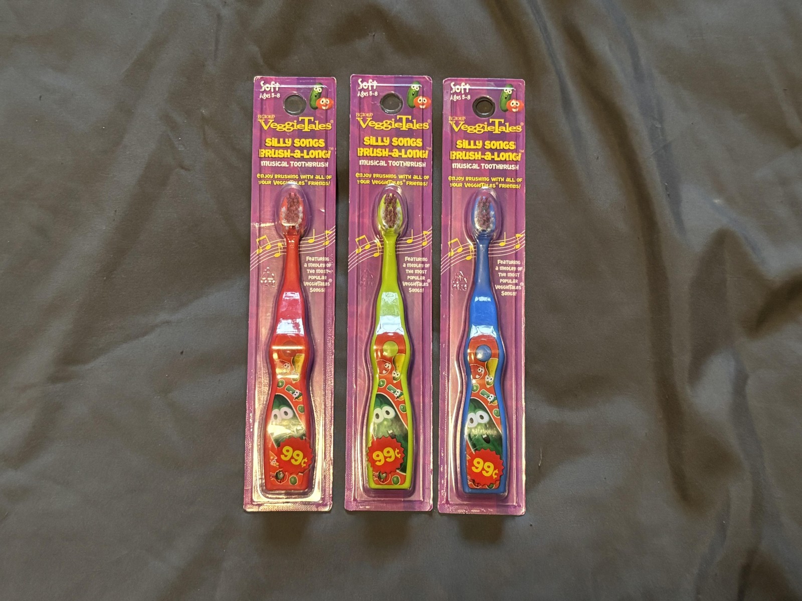 VeggieTales Silly Songs Musical Toothbrush Lot 3 Soft Boys Ages 5-8 Multicolor