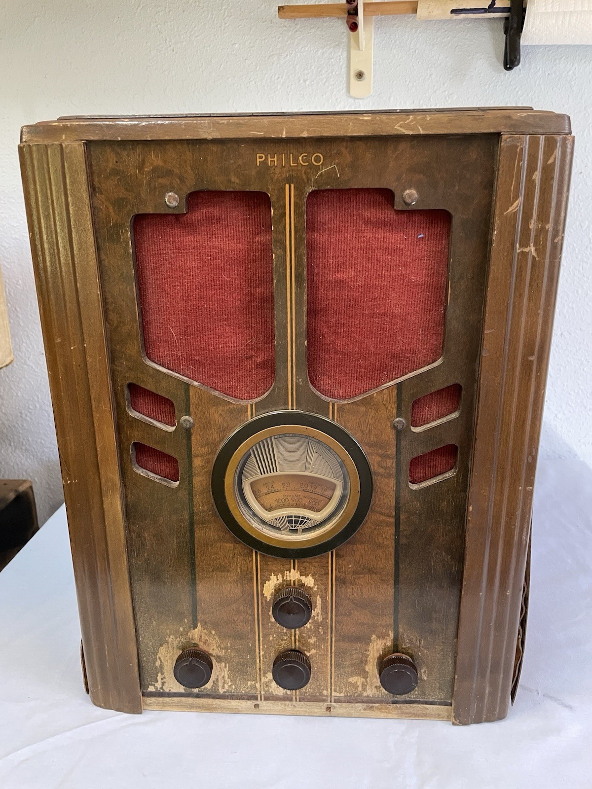 Vintage ‘37 Philco Tombstone Model 37-89 Repaired Working. Vintage ‘37 Philco Tombstone Model 37-89 Repaired Working.
