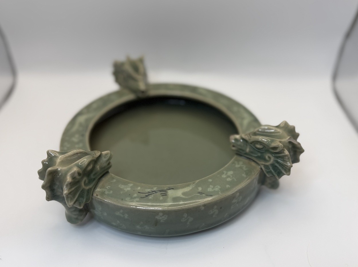 ANTIQUE KOREAN EWHA WOMANS U INLAID CELADON GLAZED POTTERY BRUSH WASH ASHTRAY 7” ANTIQUE KOREAN EWHA WOMANS U INLAID CELADON GLAZED POTTERY BRUSH WASH ASHTRAY 7”