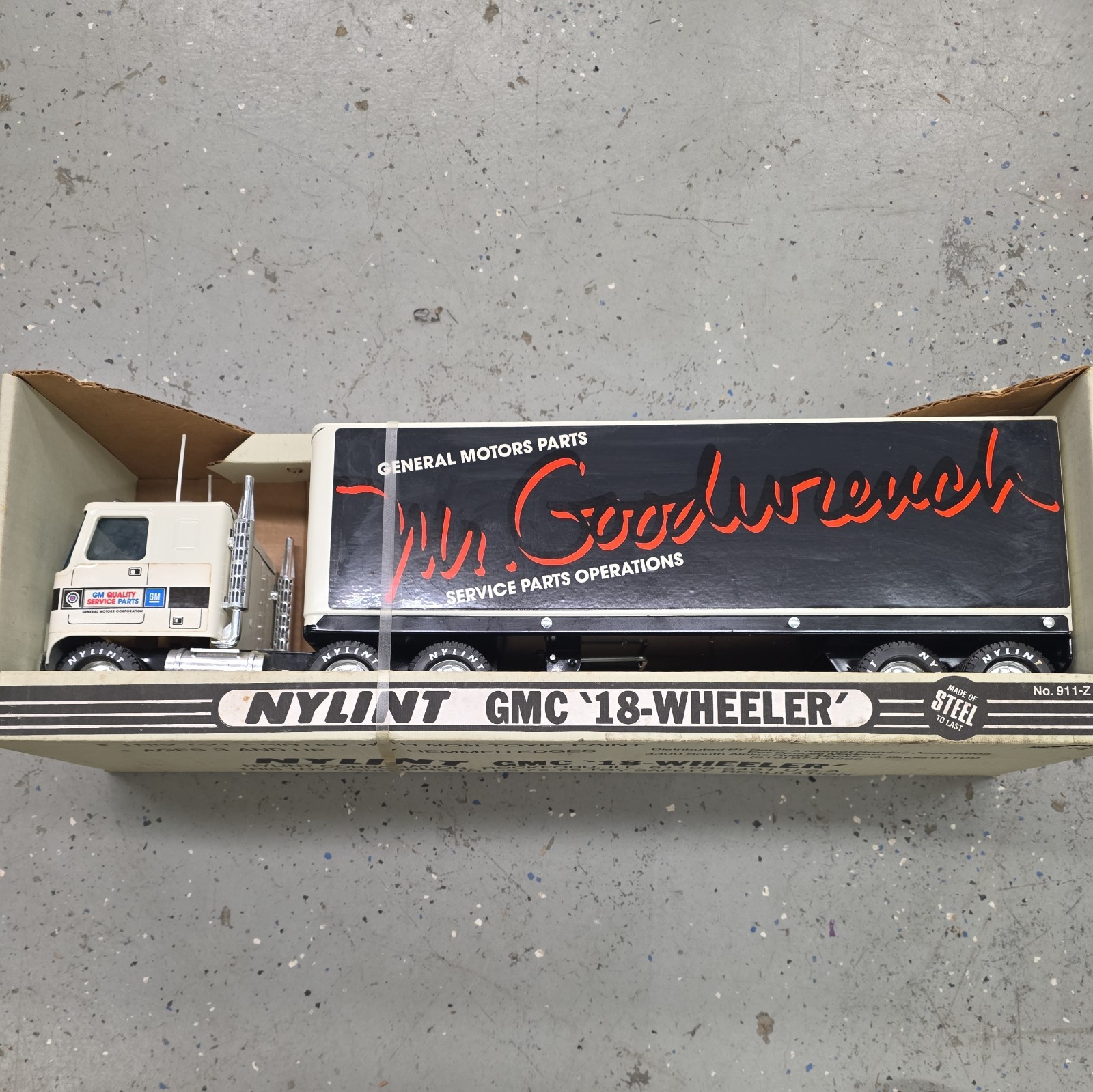 vintage NYLINT toy semi-truck 18 wheeler truck Mr Goodwrench MIB pressed steel vintage NYLINT toy semi-truck 18 wheeler truck Mr Goodwrench MIB pressed steel