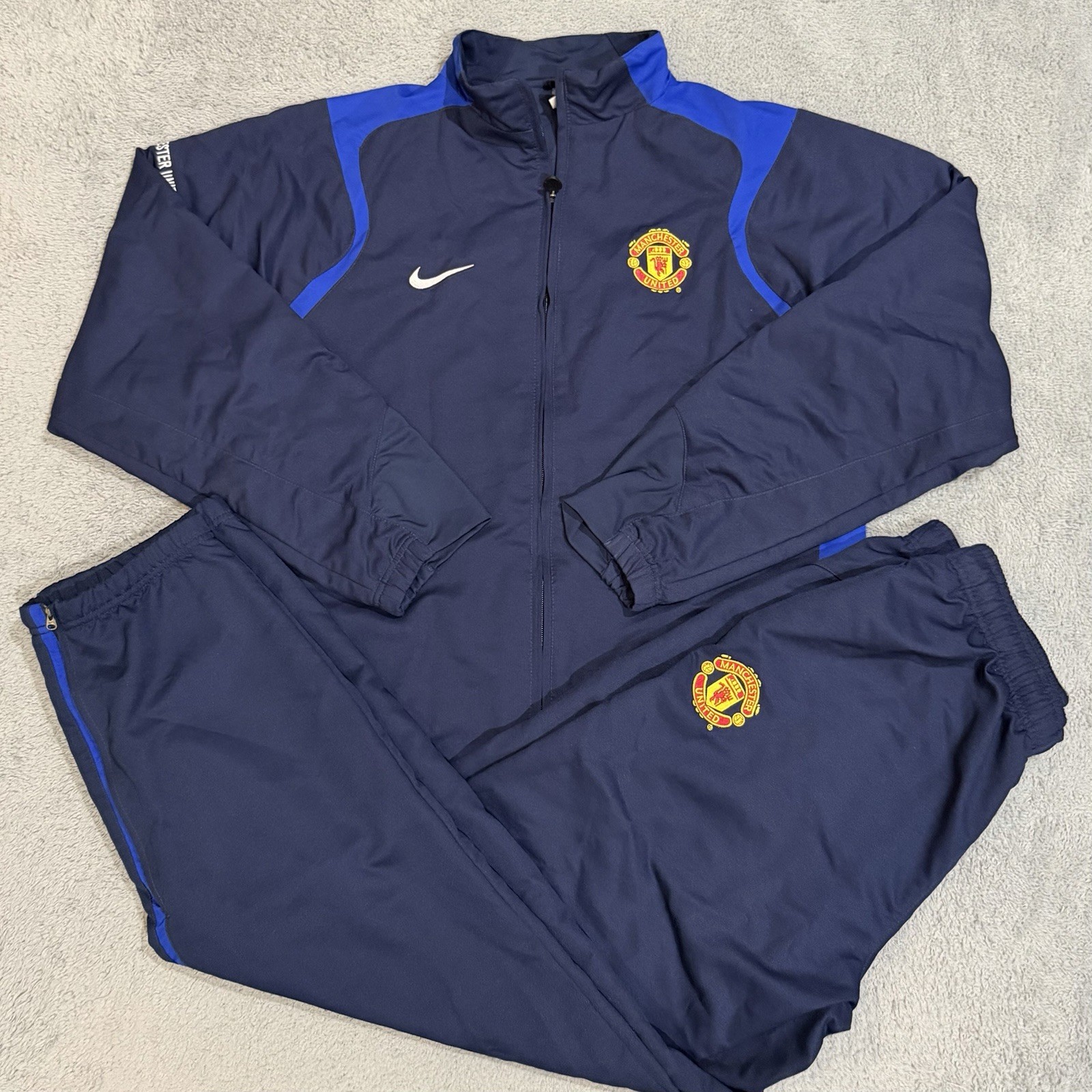 Vintage Nike Manchester United 2005/2006 Training Football Track Suit Set Size L Vintage Nike Manchester United 2005/2006 Training Football Track Suit Set Size L
