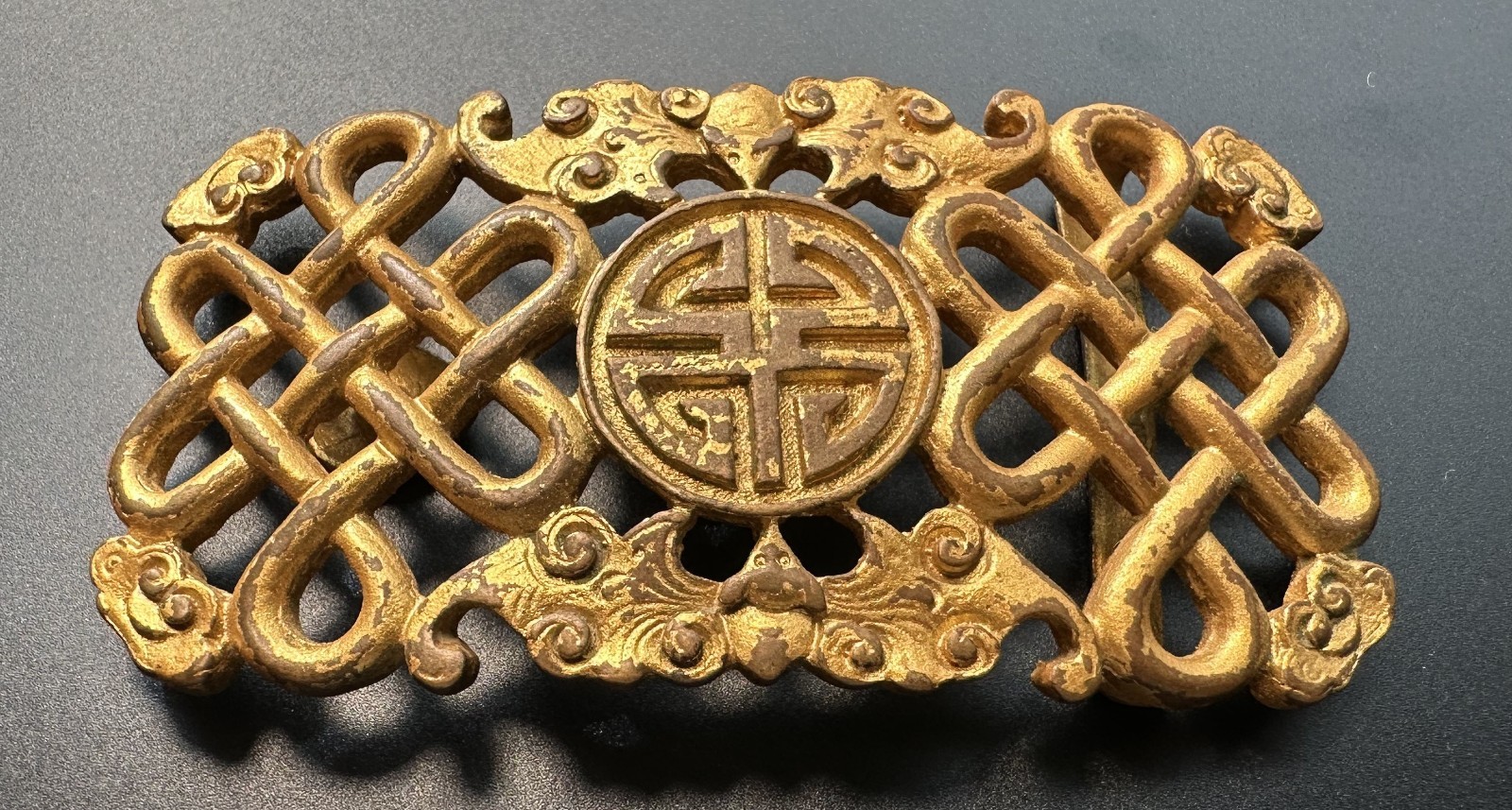 Antique Chinese Gilt Bronze Belt Buckle Longevity Shou Knot Design Antique Chinese Gilt Bronze Belt Buckle Longevity Shou Knot Design