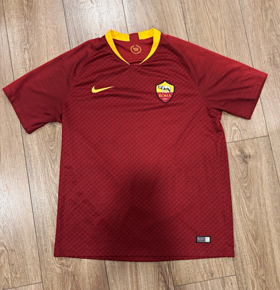 Nike AS Roma De Rossi #16 Dri-FIT Red Polyester Short Sleeve Jersey L Nike AS Roma De Rossi #16 Dri-FIT Red Polyester Short Sleeve Jersey L