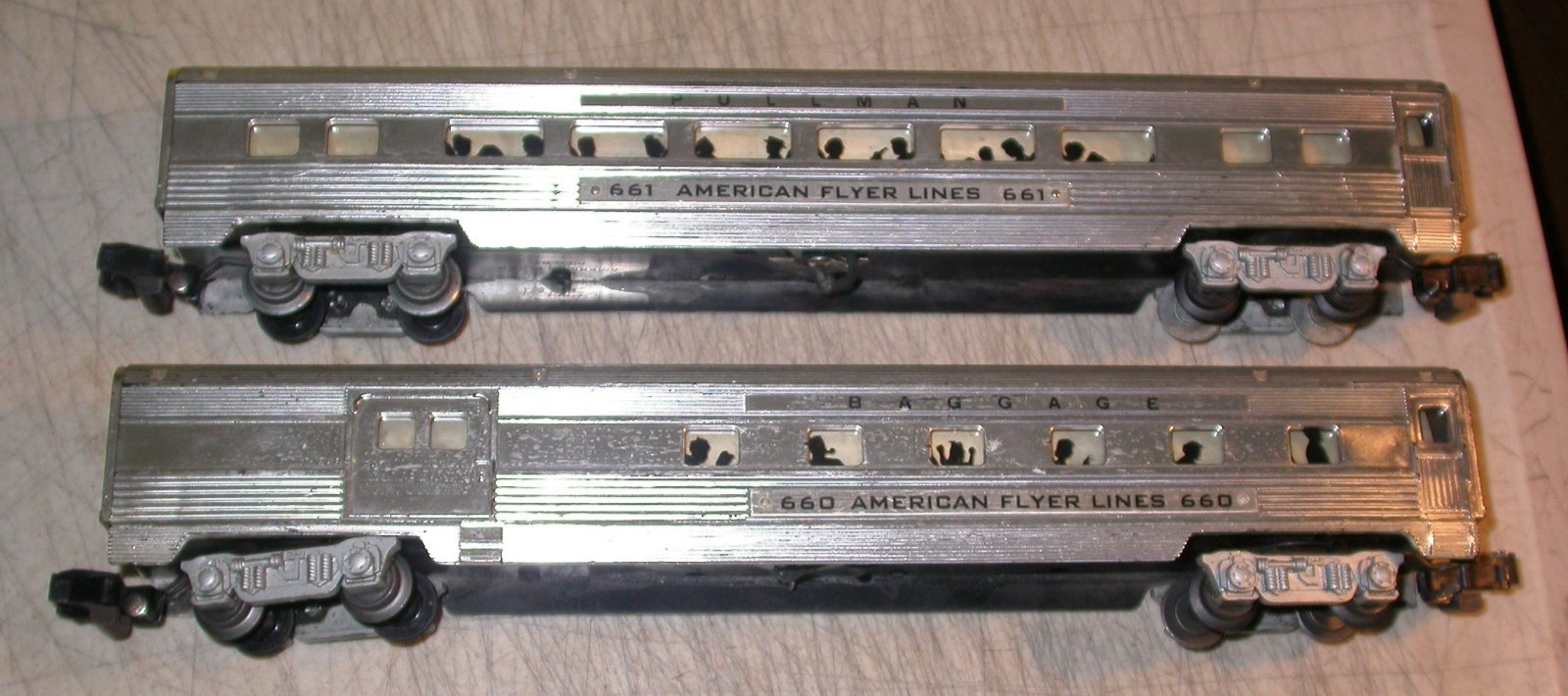 Gilbert American Flyer 661 & 660 S Gauge Pullman Passenger Combo Baggage Cars