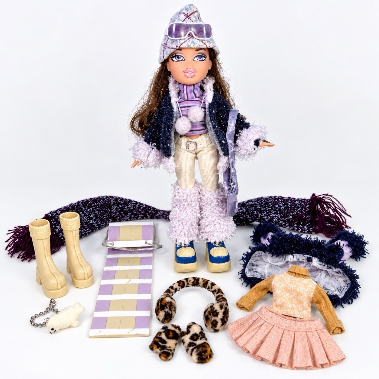 2003 Bratz Wintertime Wonderland Dana Doll MGA Outfits Accessories Toboggan