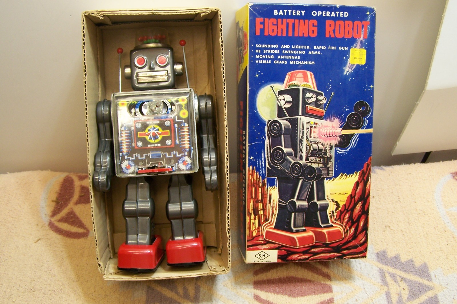 1960\'S HORIKAWA S.H FIGHTING ROBOT W/ ORIGINAL BOX IN NEAR MINT CONDITION