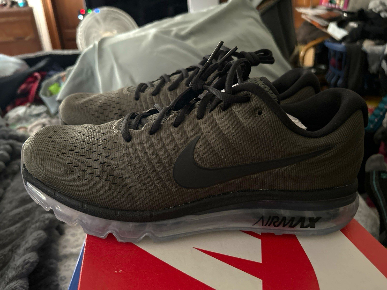 Nike Air Max 2017 Men’s Low Top Running Sneakers Cargo Khaki/Black 849559-302 Nike Air Max 2017 Men’s Low Top Running Sneakers Cargo Khaki/Black 849559-302