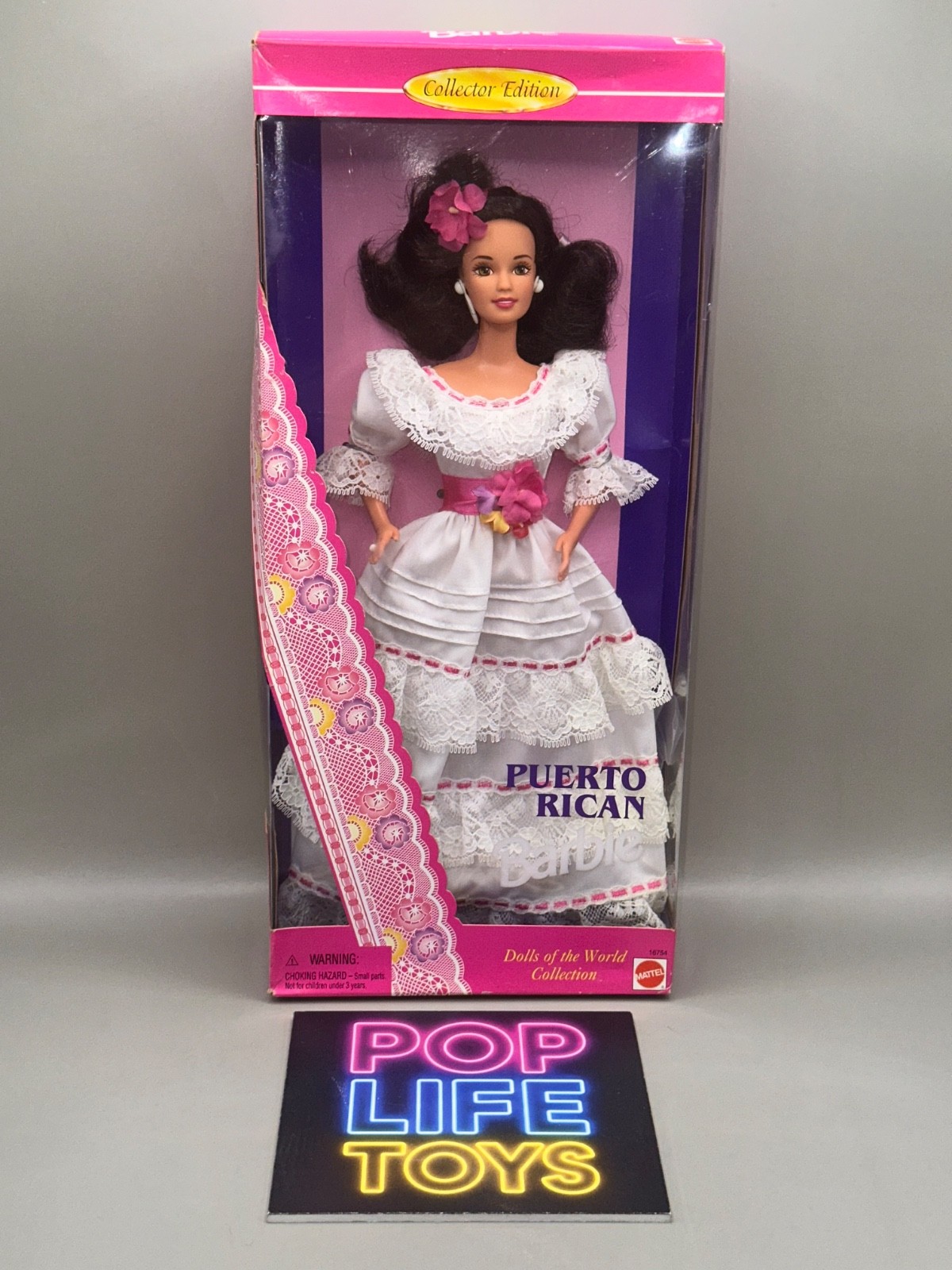 Vintage 1996 Mattel Dolls of the World “Puerto Rican Barbie” #16754 *NRFB*