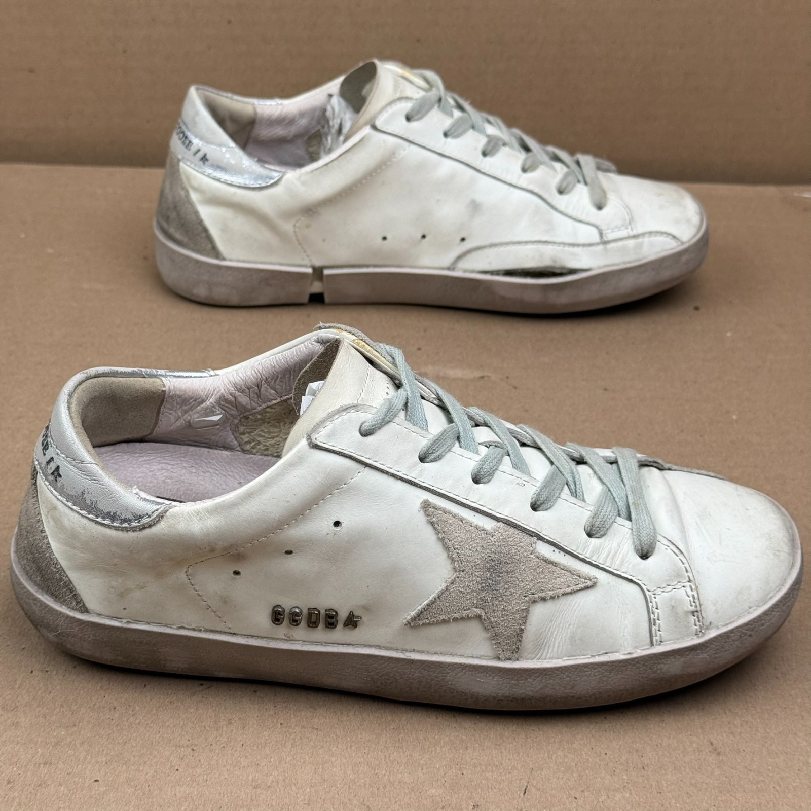 Golden Goose Superstar Sneakers EU 39 US Women\'s 9 White Suede Star DAMAGED SOLE