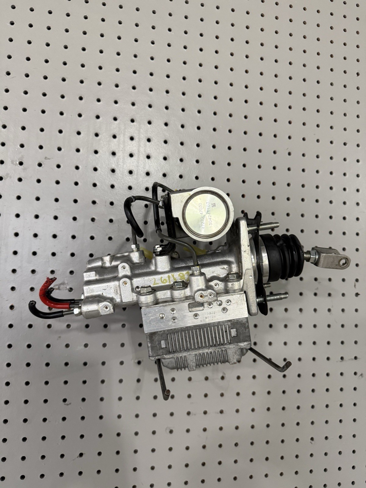 Toyota Prius 10-15 Abs Brake Booster Module Unit 47270-47030 Toyota Prius 10-15 Abs Brake Booster Module Unit 47270-47030