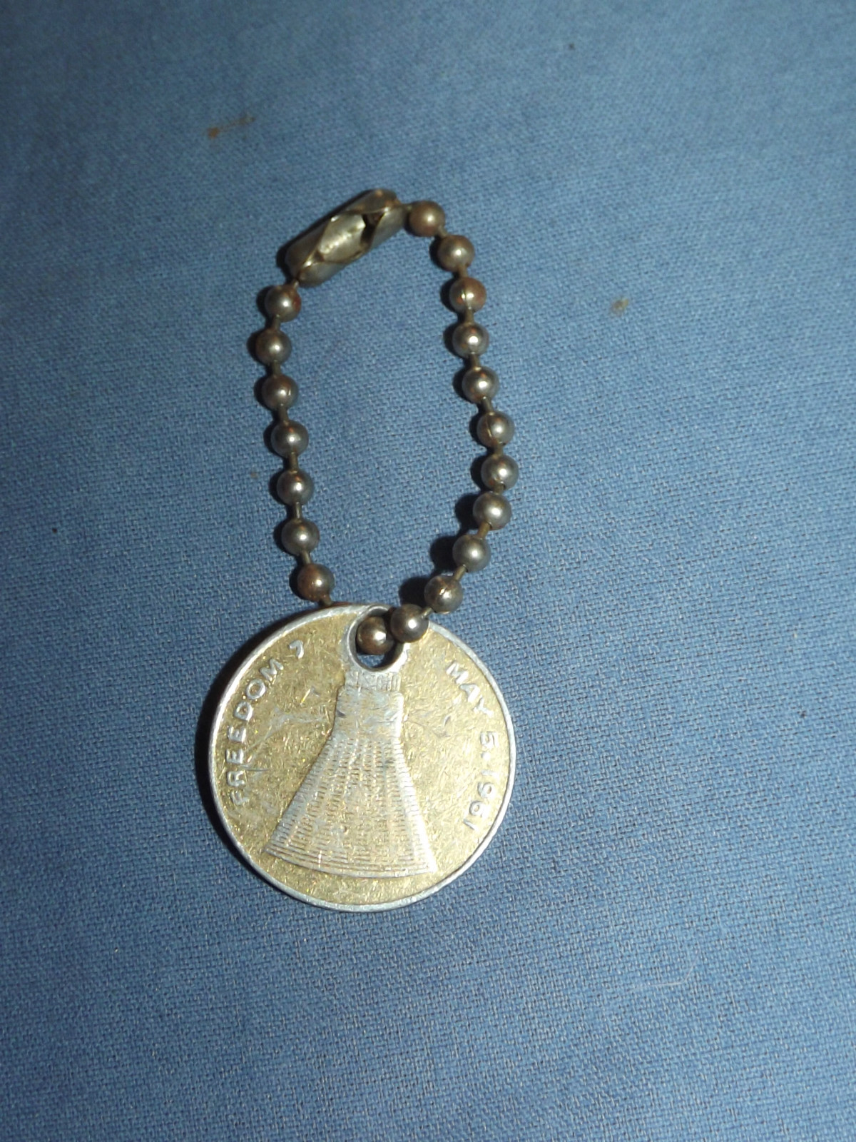 VINTAGE  1961 NASA SPACE SHIP FREEDOM 7 AMVETS PLEDGE OF ALLEGIANCE KEY CHAIN