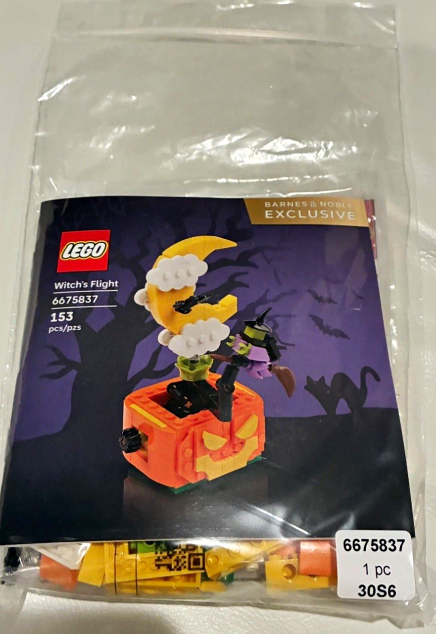 LEGO 6675837 Barnes & Noble Witch’s Flight Halloween Fall Event NEW