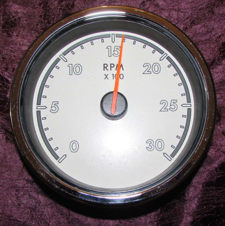 LIKE NEW FREIGHTLINER COLUMBIA A22-59204-101 OEM WHITE FACE TACH 0-3K RPM GAUGE