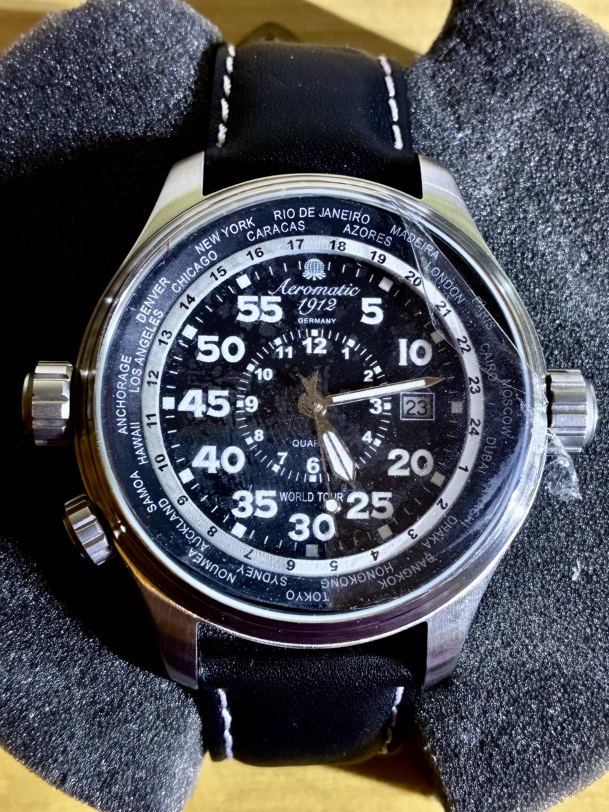 NOS Aeromatic 1912 Model A1200 - Defender Worldtour Observer Quartz (Germany)