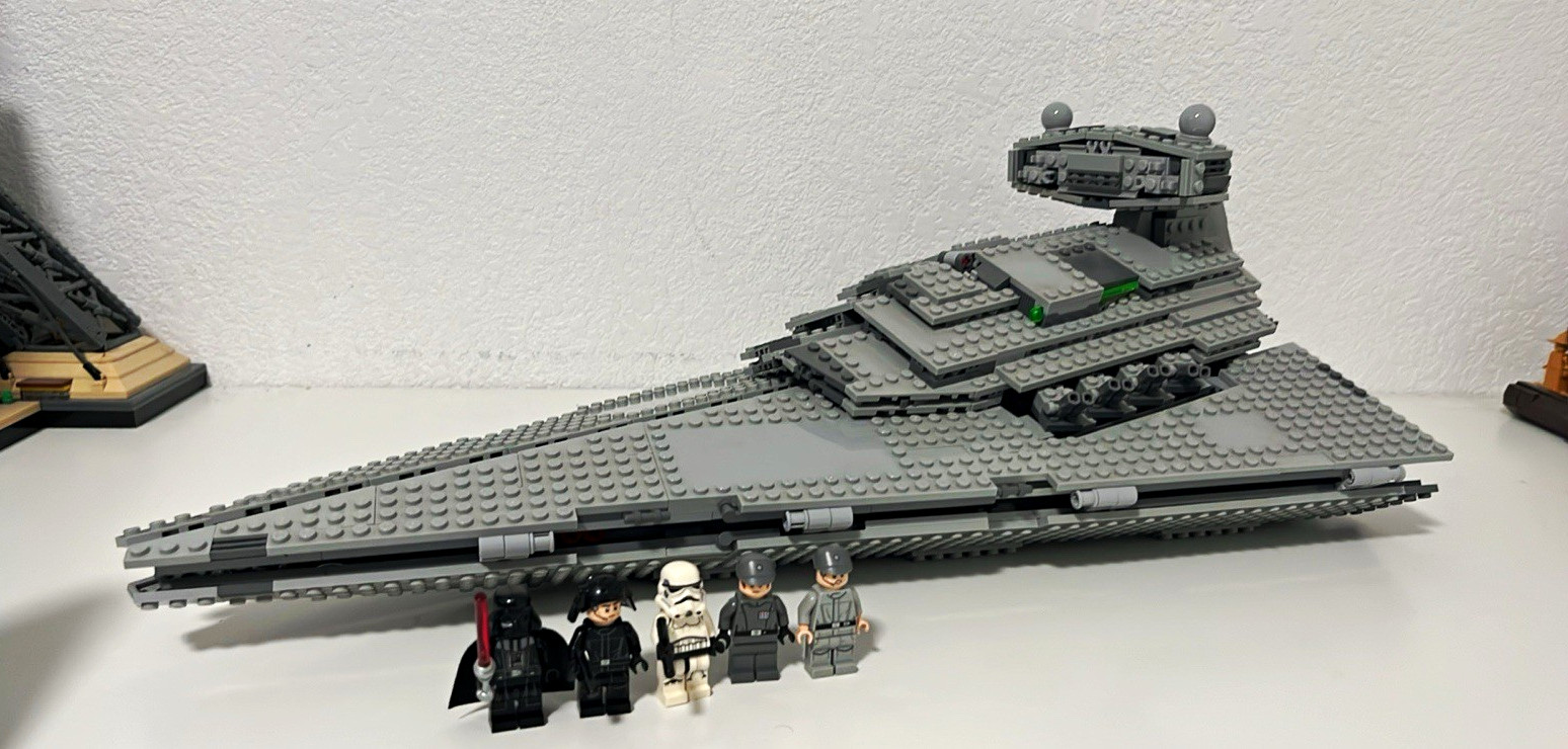 LEGO Star Wars 75055 Imperial Star Destroyer 1360pcs 18in Retired 2014