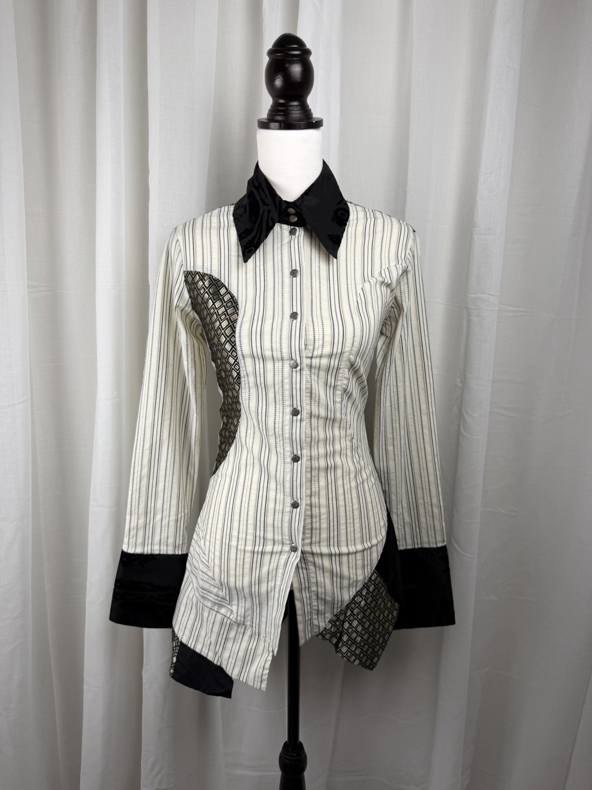 *Save The Queen* Vintage Y2K Black White Pinstripe Flared Sleeve Shirt