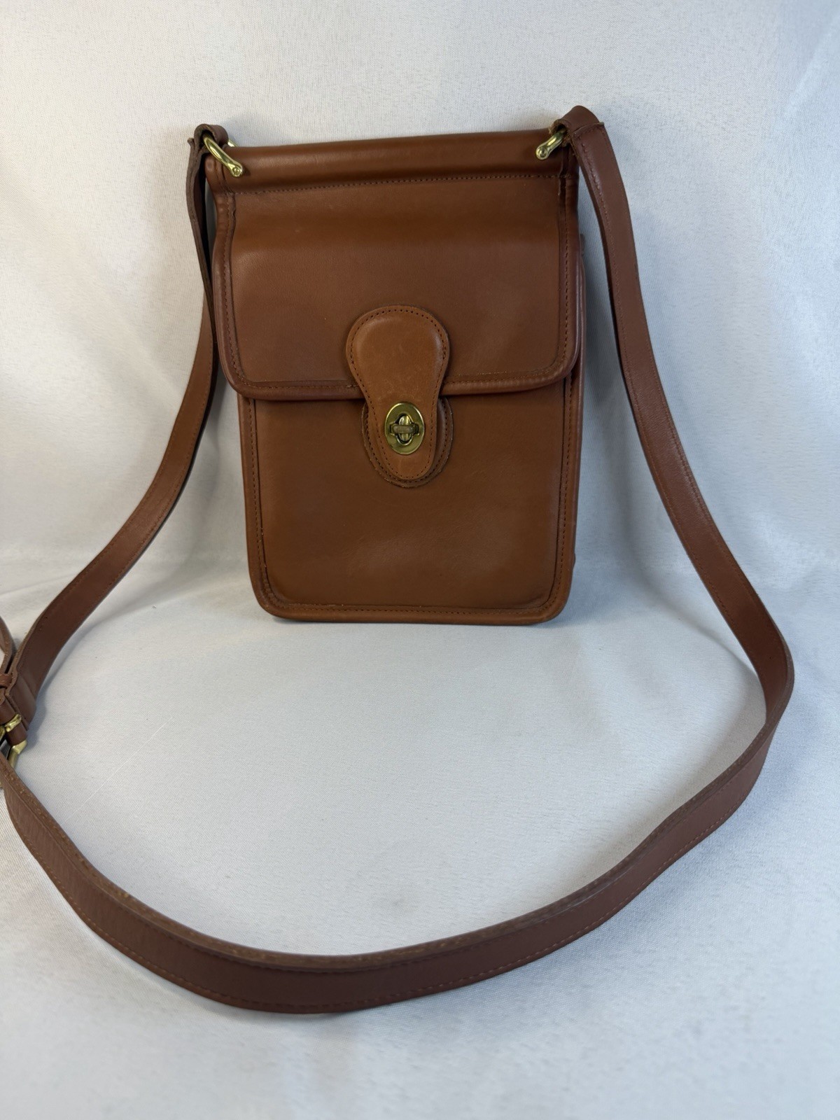 Vintage Coach Murphy crossbody bag in British Tan 9930 from 1990\'s EUC