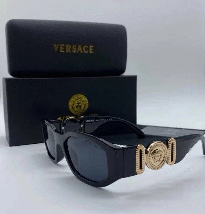 Versace Medusa Biggie Oval Sunglasses Black/Gold Frame Unisex *GREAT CONDITION* Versace Medusa Biggie Oval Sunglasses Black/Gold Frame Unisex *GREAT CONDITION*