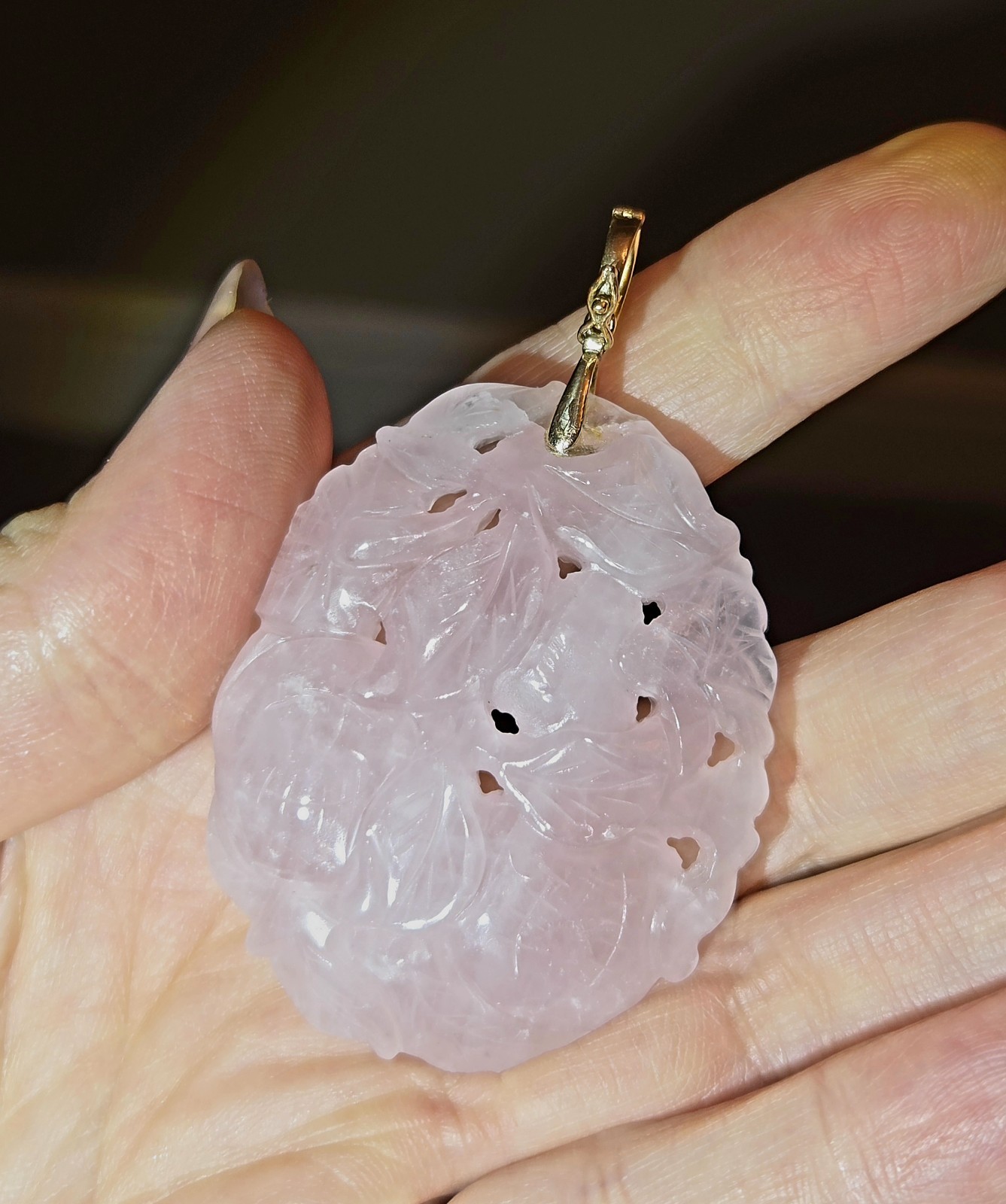 MASSIVE GORGEOUS VINTAGE 14k SOLID GOLD HAND CARVED ROSE PINK QUARTZ PENDANT 35g