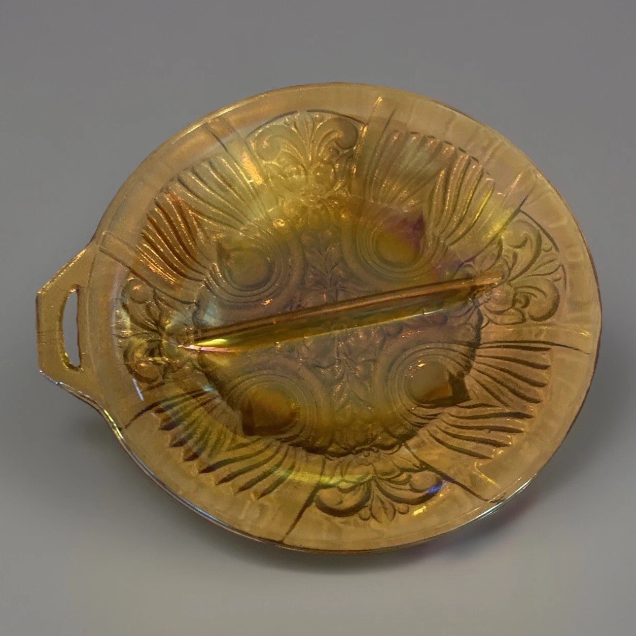 VINTAGE MARIGOLD COLLECTIBLE INDIANA CARNIVAL GLASS DIVIDED CANDY DISH 7.5” DIAM VINTAGE MARIGOLD COLLECTIBLE INDIANA CARNIVAL GLASS DIVIDED CANDY DISH 7.5” DIAM