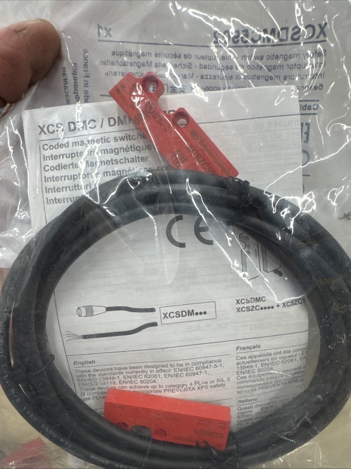 Telemecanique XCSDMC5902 Safety Magnetic Switch Telemecanique XCSDMC5902 Safety Magnetic Switch
