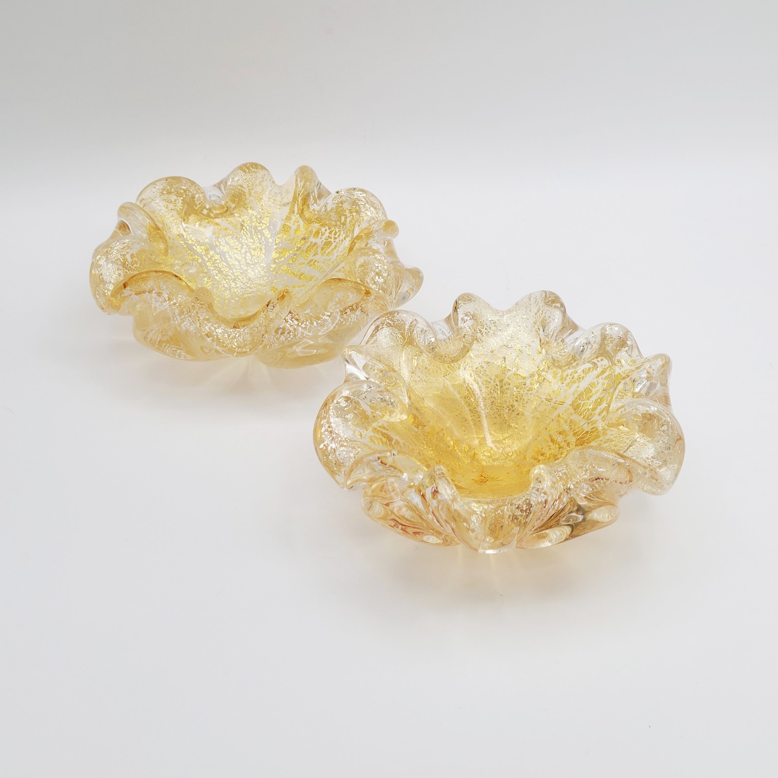 Pair Vintage Italian Murano Hand Blown Gold Flake Glass Shallow Ruffled Bowls Pair Vintage Italian Murano Hand Blown Gold Flake Glass Shallow Ruffled Bowls