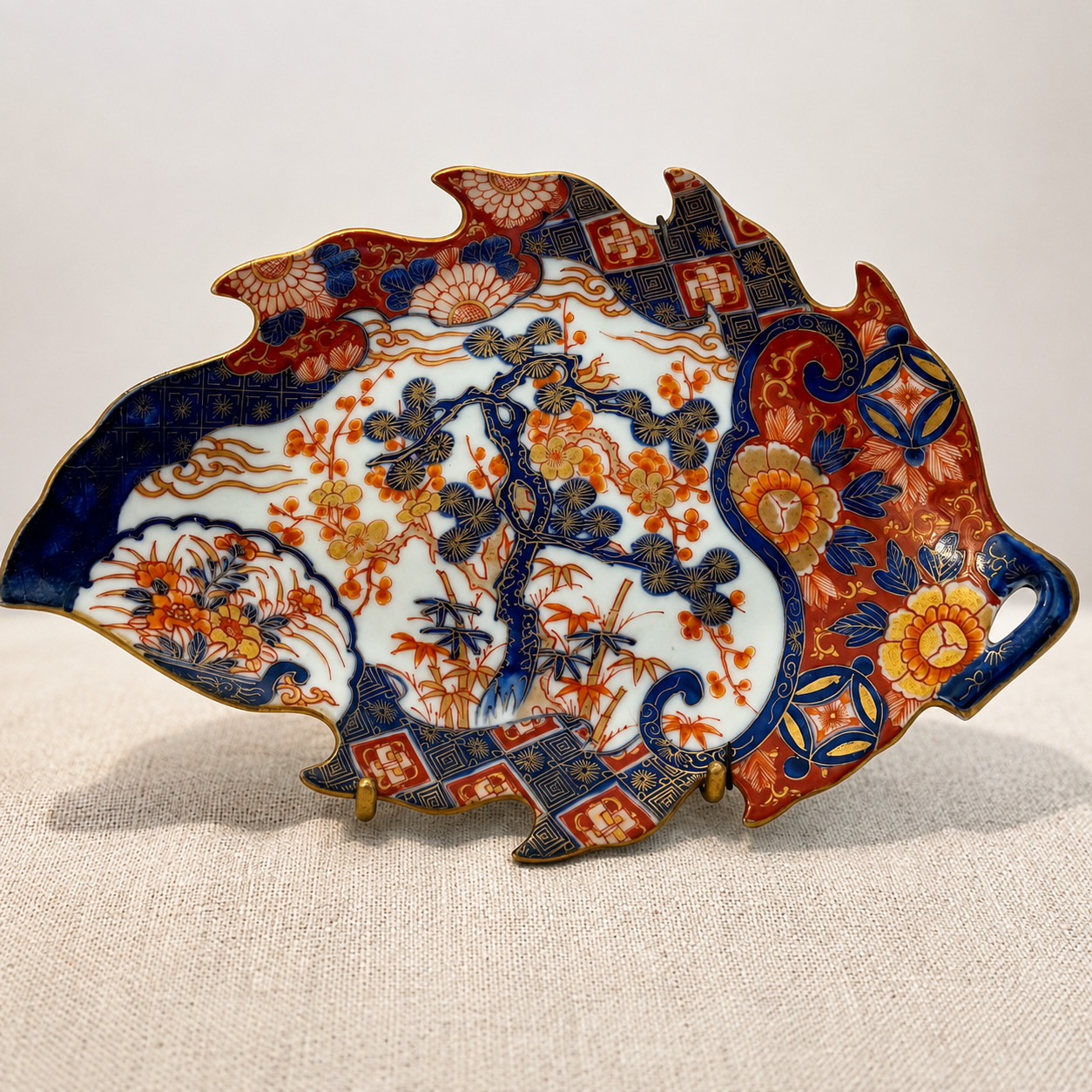 Antique Fukagawa Seiji Imari Porcelain Dish Meiji Arita Japan c1900 Gilt 23.5cm