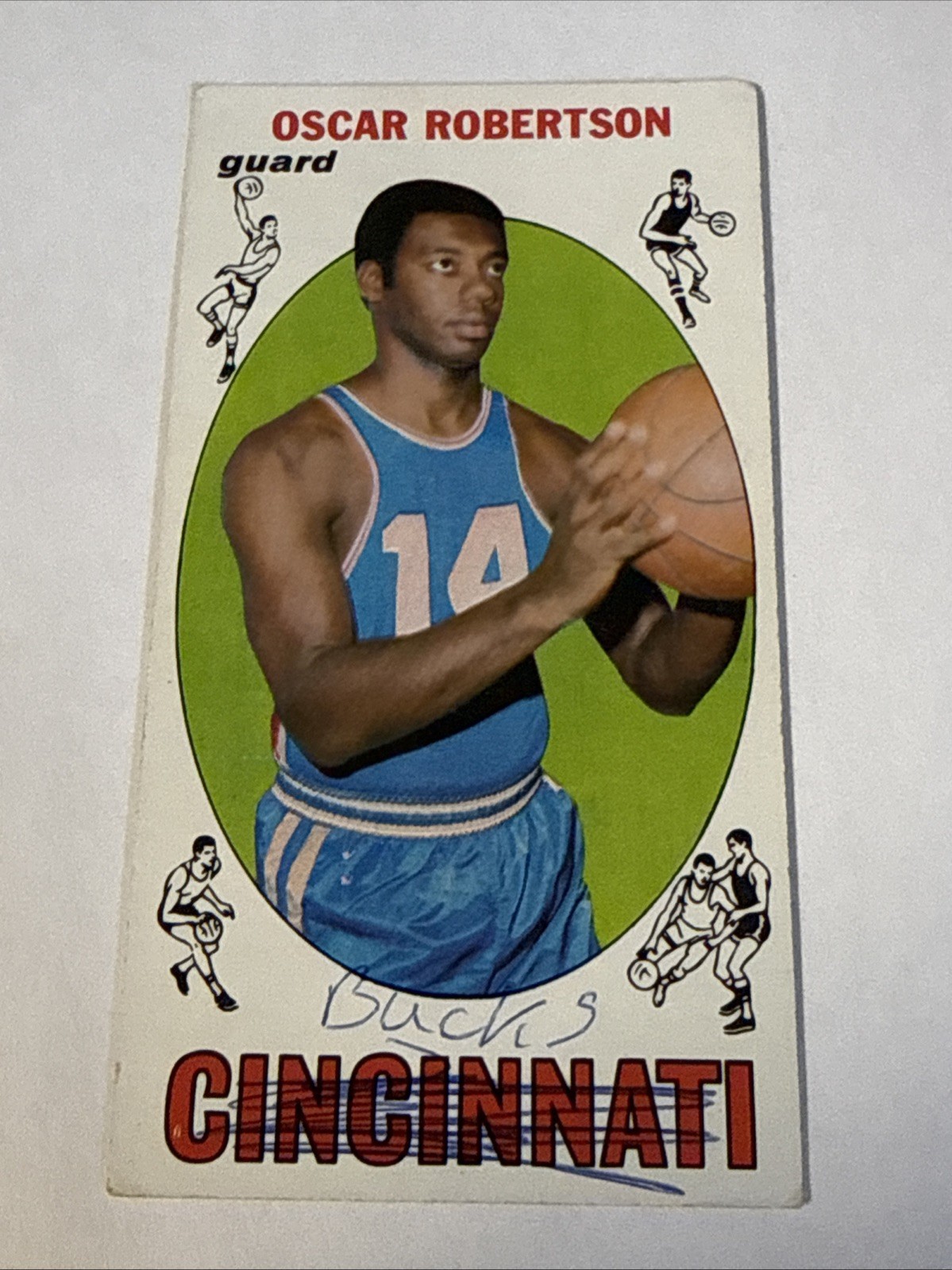 1969-70 TOPPS BASKETBALL OSCAR ROBERTSON #50 ROYALS EX/EX+ *A37490 1969-70 TOPPS BASKETBALL OSCAR ROBERTSON #50 ROYALS EX/EX+ *A37490