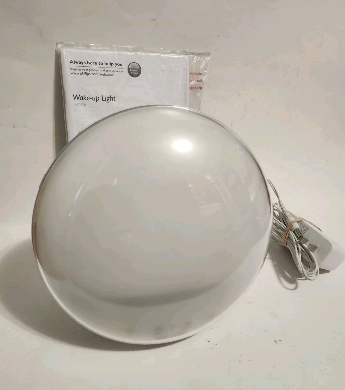 Philips Smart Sleep Wake Up Light Sunrise Sunset Simulation Alarm HF3520 Philips Smart Sleep Wake Up Light Sunrise Sunset Simulation Alarm HF3520