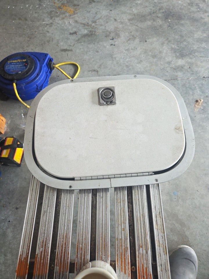 Marine access boat hatch Marine access boat hatch