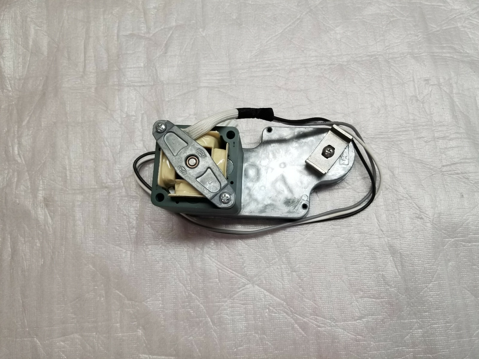 GENUINE OEM LG Refrigerator Ice Maker Auger Motor EAU60784231