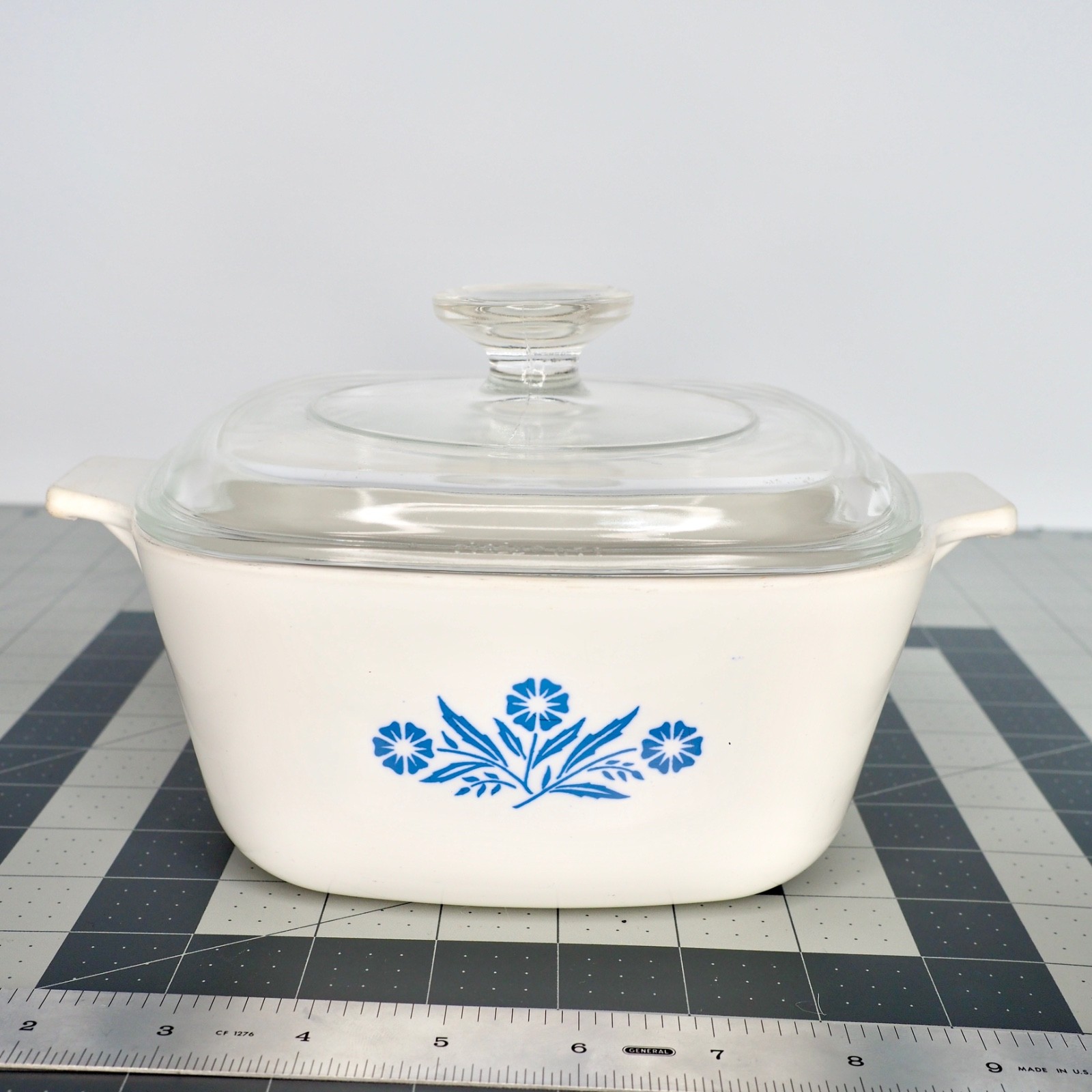 Vintage Corning Ware Blue Cornflower B-13 Embossed Bottom Stamp 2.5 qt. with Lid