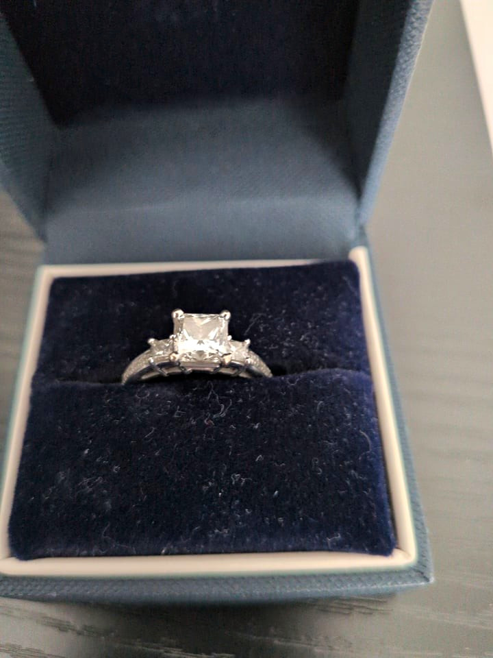 Blue Nile 1.5CT Princess Cut Natural Diamond Engagement Ring Blue Nile 1.5CT Princess Cut Natural Diamond Engagement Ring
