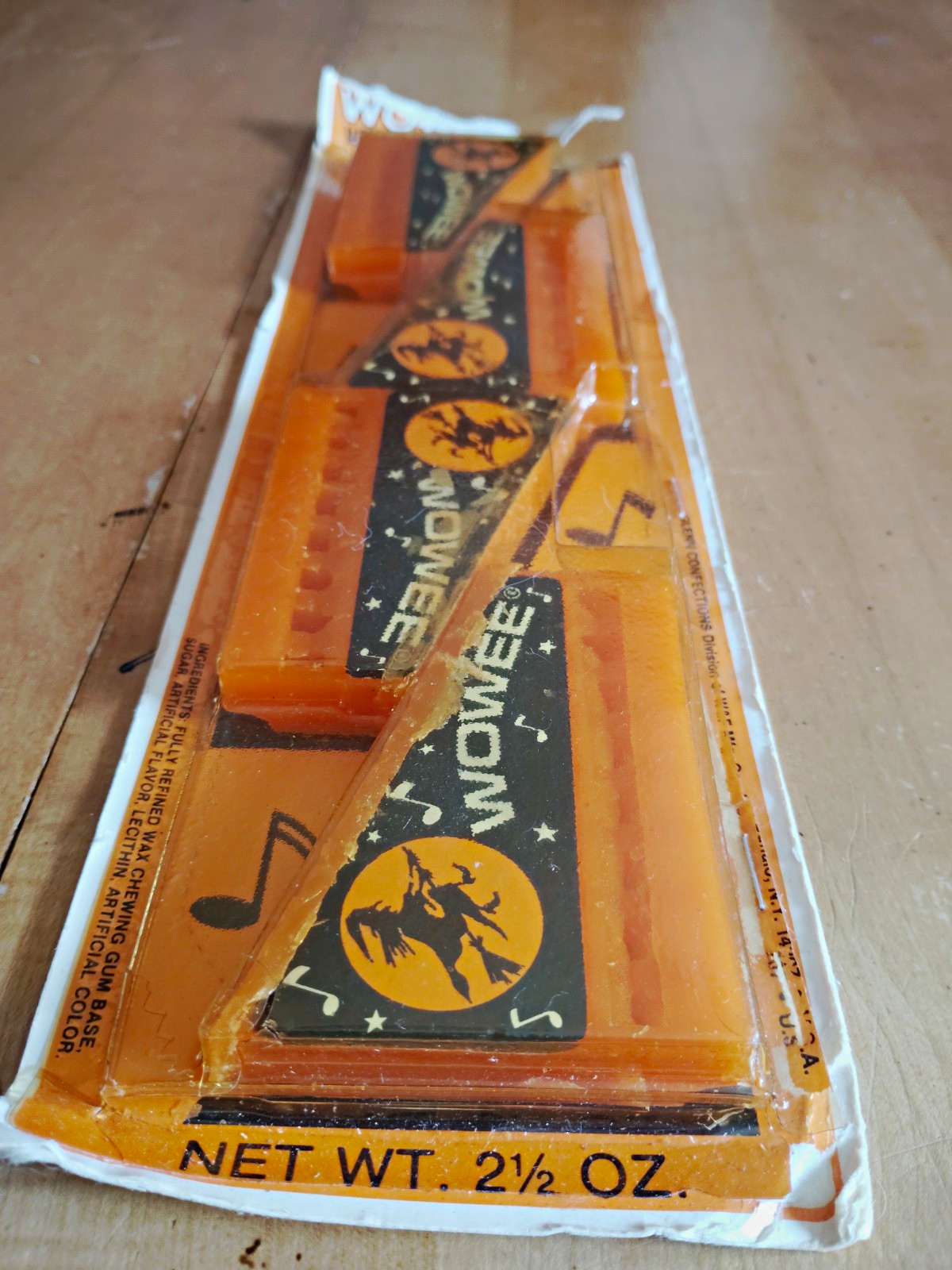 Wowee Halloween Noisemakers Whistles Set, 4-Pack Orange & Black. New In Package